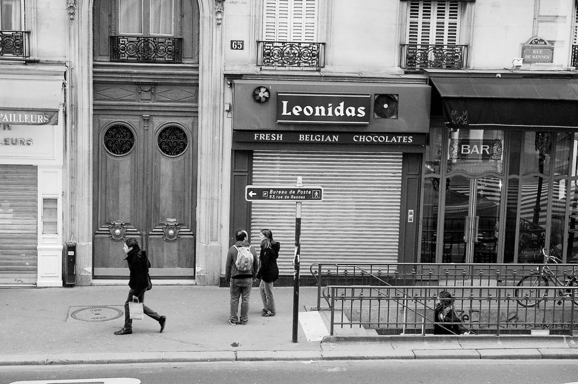 L'Américain Day 4 Paris street shot