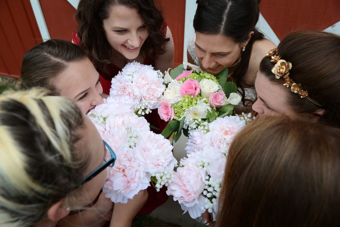 Weddings S&T Bridesmaids and flowers