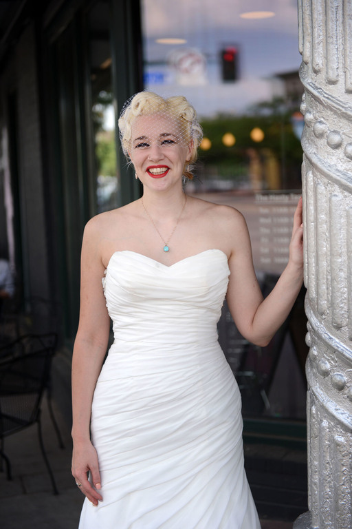 Wedding bride Marilyn style
